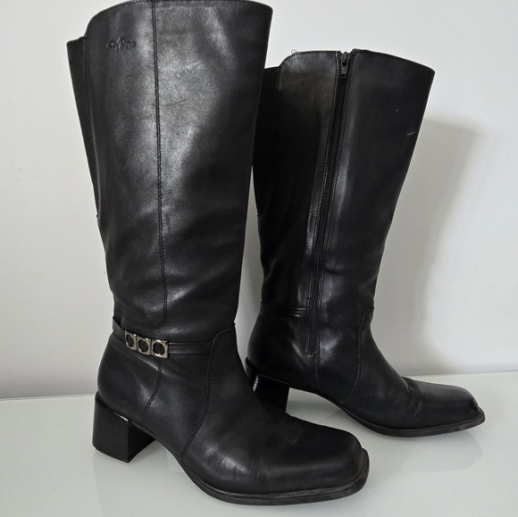 COLLEGE leather square toe block heel boots. Size 9 - Picture 5 of 12